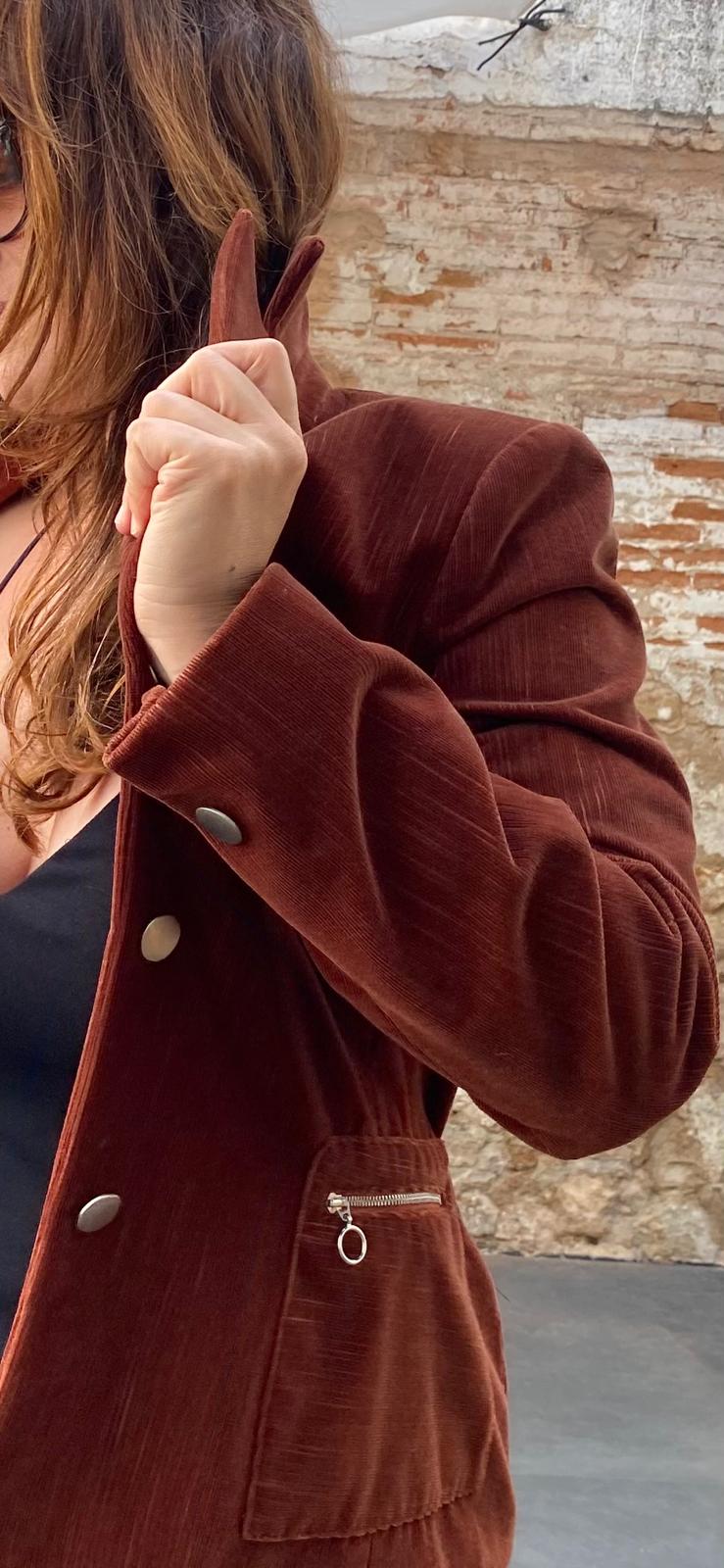 Blazer terciopelo burdeos